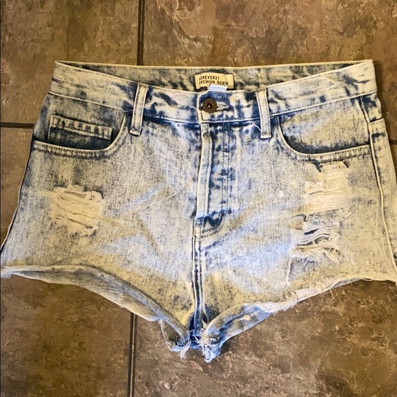 Forever 21 Pants - Forever 21 High wastes Jean shorts